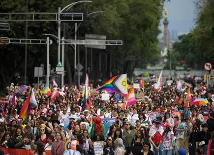 Miles asisten a la Marcha de mujeres LBTQ+ en CDMX Miles asisten a la Marcha de mujeres LBTQ+ en CDMX