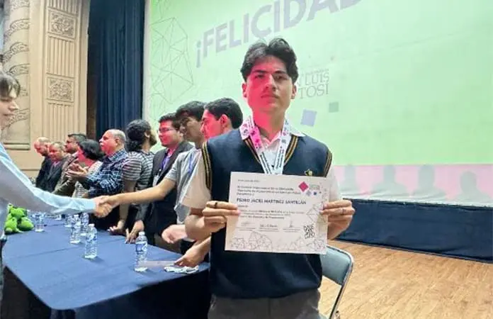 Alumnos del Cobach ganan medalla de bronce en Matemáticas