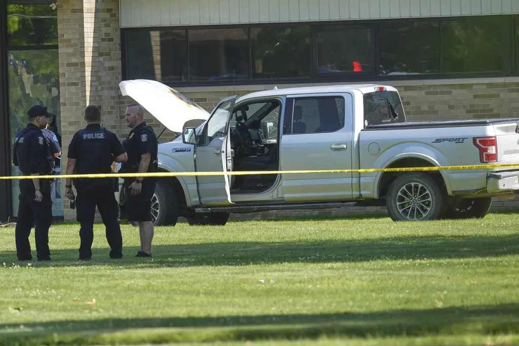 Hombre armado dispara en iglesia de Michigan