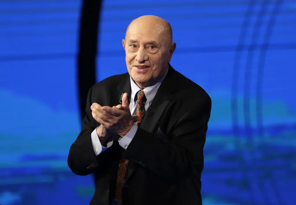 Fallece a los 98 años el escultor italiano Arnaldo Pomodoro