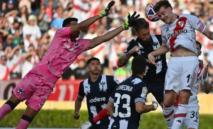River y Rayados empatan sin goles en duelo clave del Mundial de Clubes