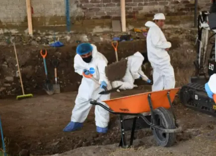 Exhuman m&aacute;s de 60 cuerpos en Jojutla; entre ellos beb&eacute;s y mujeres