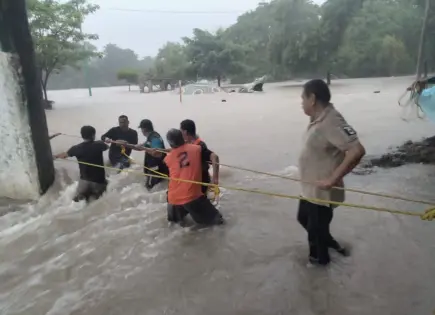 Suspenden clases lunes y martes en Huasteca y Región Media por lluvias
