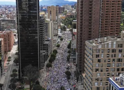 Miguel Uribe evoluciona tras cirugías por atentado
