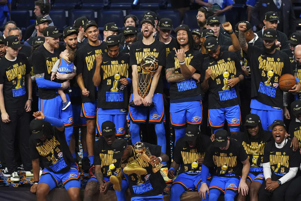 El Thunder de Oklahoma City celebra su primer título de la NBA con un desfile