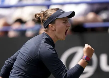 Barbora Krejcikova remonta para ganar en Abierto Eastbourne