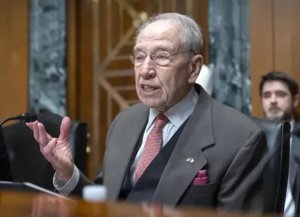 Senador Chuck Grassley exige solución a retrasos en beneficios para policías y bomberos