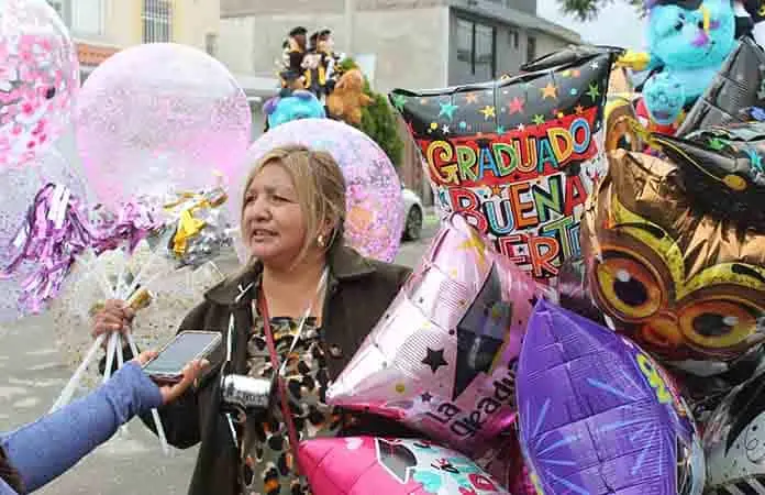 Catalina sigue tradición de la venta de globos