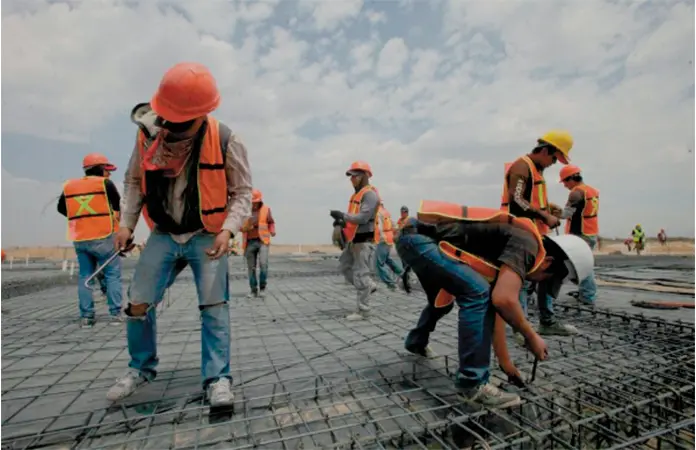 Retrocede producción de empresas constructoras en abril