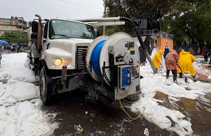 Advierten de espuma tóxico-infecciosa