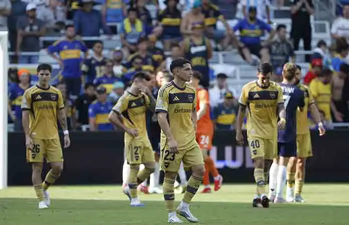 Boca no pudo con el Auckland