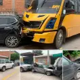 Camión sin control causa daños a seis vehículos