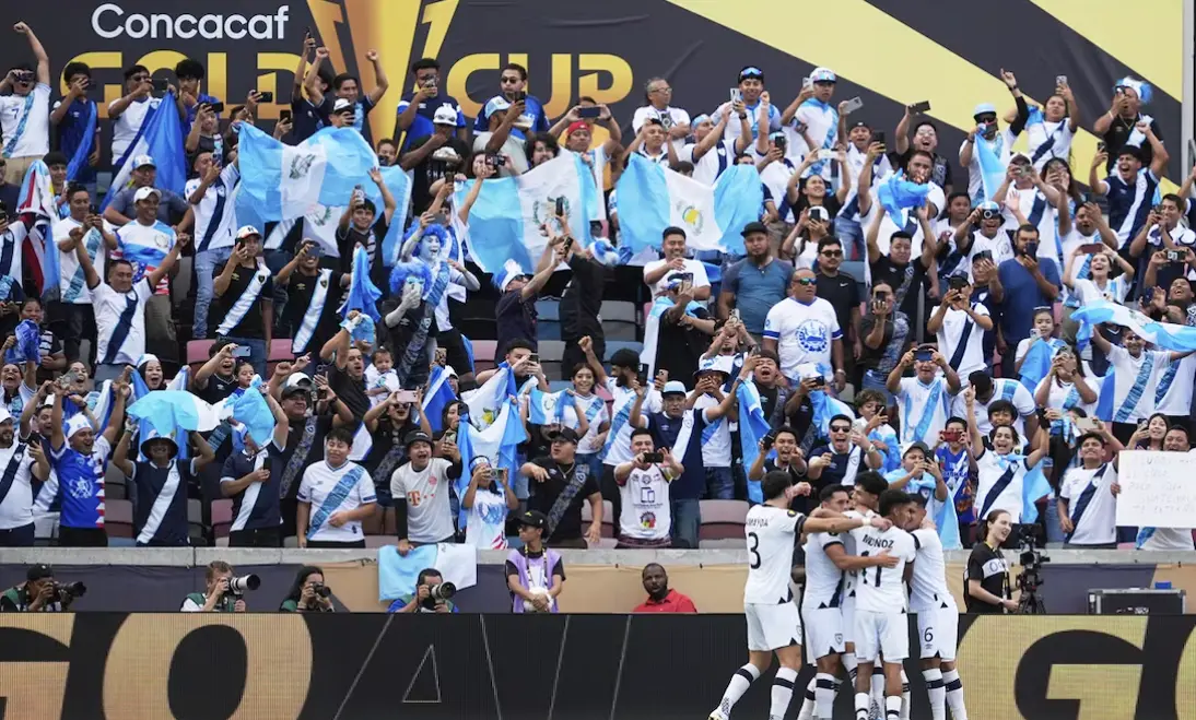 Guatemala vence a Guadalupe y avanza a cuartos de final en la Copa Oro