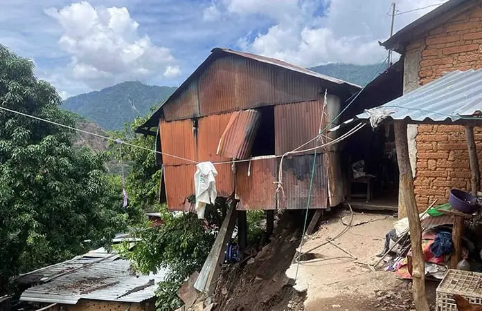 Erick deja aislado a municipio en sierra de Oaxaca