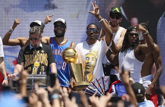 Fanáticos celebran título del Thunder
