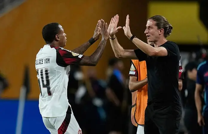 Flamengo mantiene el invicto ante LAFC