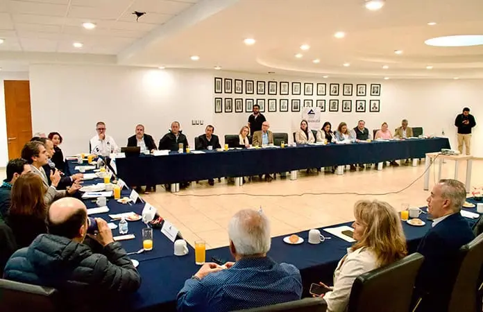 Recibe la Canaco al diputado federal J. Carlos Valladares