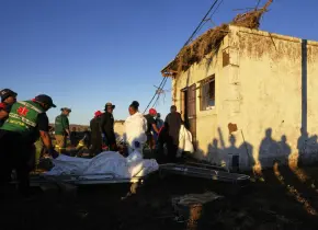 Tragedia en Sudáfrica: Más de 100 muertos por inundaciones