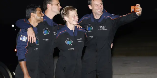 Histórica llegada de astronautas de India, Polonia y Hungría a la EEI