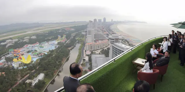 Kim Jong Un inaugura complejo turístico en Wonsan-Kalma