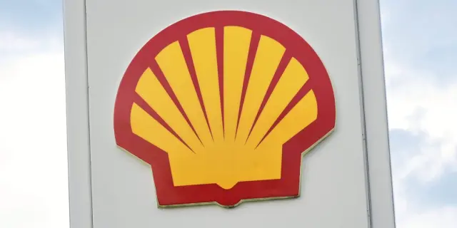 Shell niega estar en negociaciones para adquirir a BP