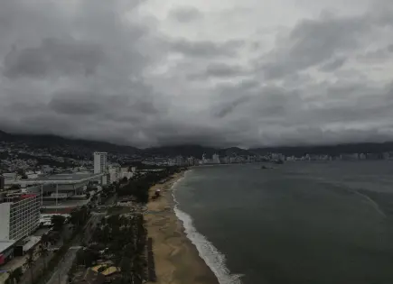 Damnificados por huracán Erick sin atención oficial en Oaxaca