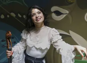 Ana Carla Maza fusiona jazz, música latina y clásica con su chelo