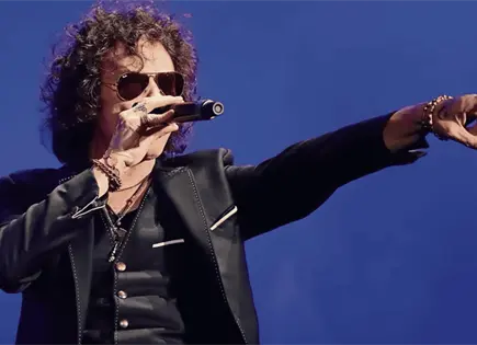 Enrique Bunbury quiere volver al Z&oacute;calo en solitario