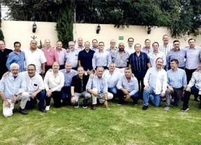 CELEBRAN 45 AÑOS DE EGRESAR DE PRIMARIA