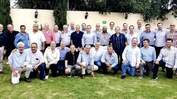 CELEBRAN 45 AÑOS DE EGRESAR DE PRIMARIA