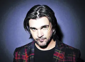 JUANES CELEBRA SUS ÉXITOS DE ROCK LATINO EN EL HOLLYWOOD BOWL