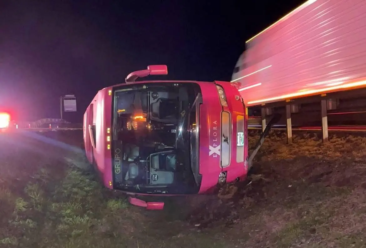 Fotos: Un herido y cuantiosos daños en accidentes sobre la 57