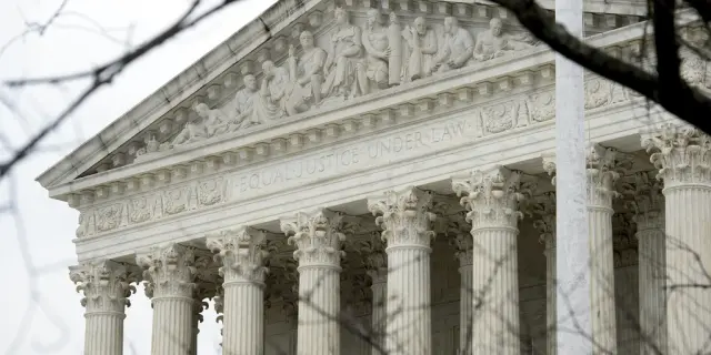 Corte Suprema respalda ley de Texas para bloquear acceso de menores a pornografía en línea