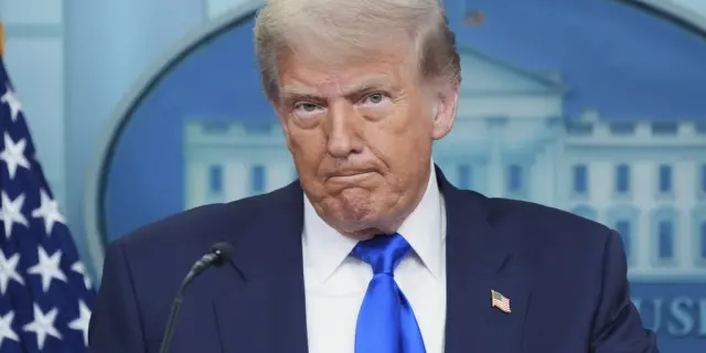 Trump suspende negociaciones comerciales con Canadá por impuesto a tecnológicas