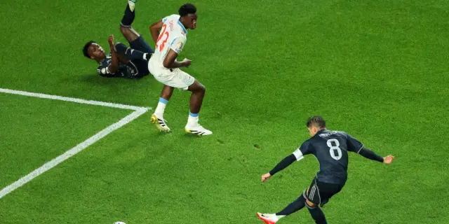 Vinícius y Valverde recrean el tacón de Dios en el Mundial de Clubes