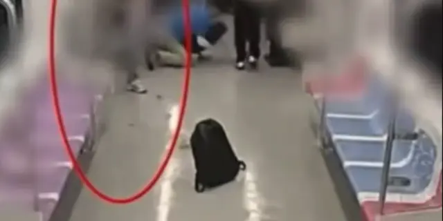 Hombre de 67 años incendia vagón del metro en Seúl