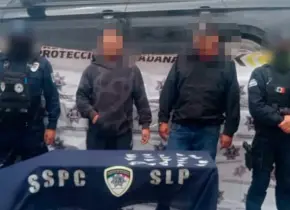 Ebrios son capturados con 23 dosis de cristal
