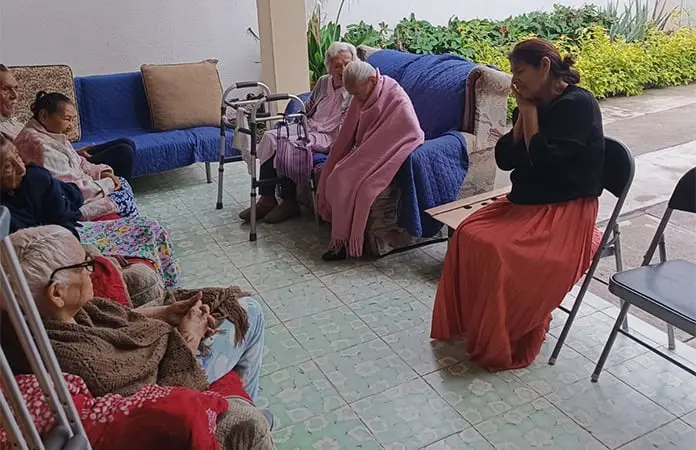 Fomentan autoestima y bienestar emocional de adultos mayores
