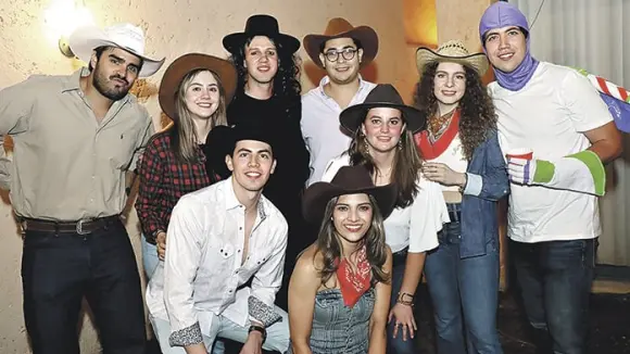 FIESTA DE DISFRACES