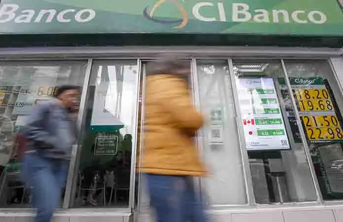 Interviene la CNBV bancos vetados por EU