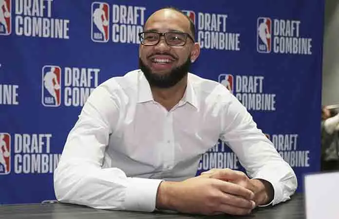 Suns adquieren a Rasheer Fleming