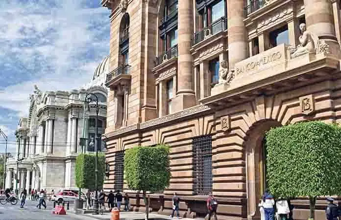 Tasa de Banxico disminuye a 8%