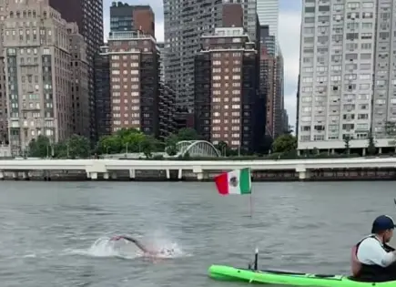 Vallense rompe récord mundial de nado en aguas abiertas