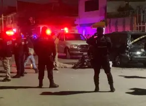Se estrella motociclista contra camioneta en Sauzalito