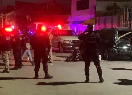 Se estrella motociclista contra camioneta en Sauzalito