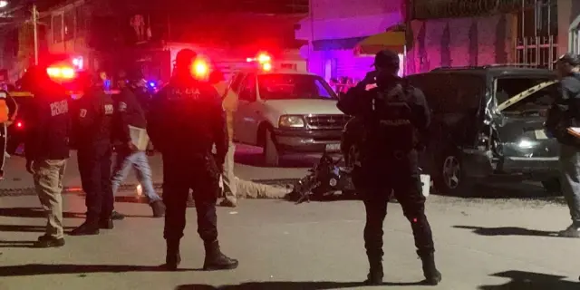 Se estrella motociclista contra camioneta en Sauzalito