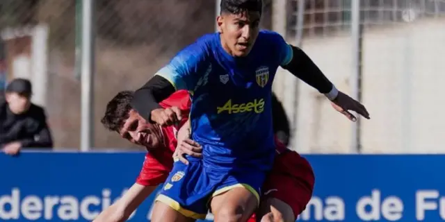 Armando León brilla en Andorra: campeón de goleo con el equipo de Marco Fabián