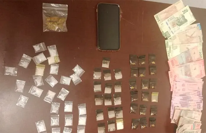 Detienen a menor que vendía droga en T. Blanca
