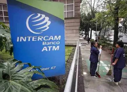 Fitch reduce la calificación de tres financieras