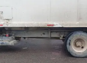 Motociclista impacta contra camión de basura